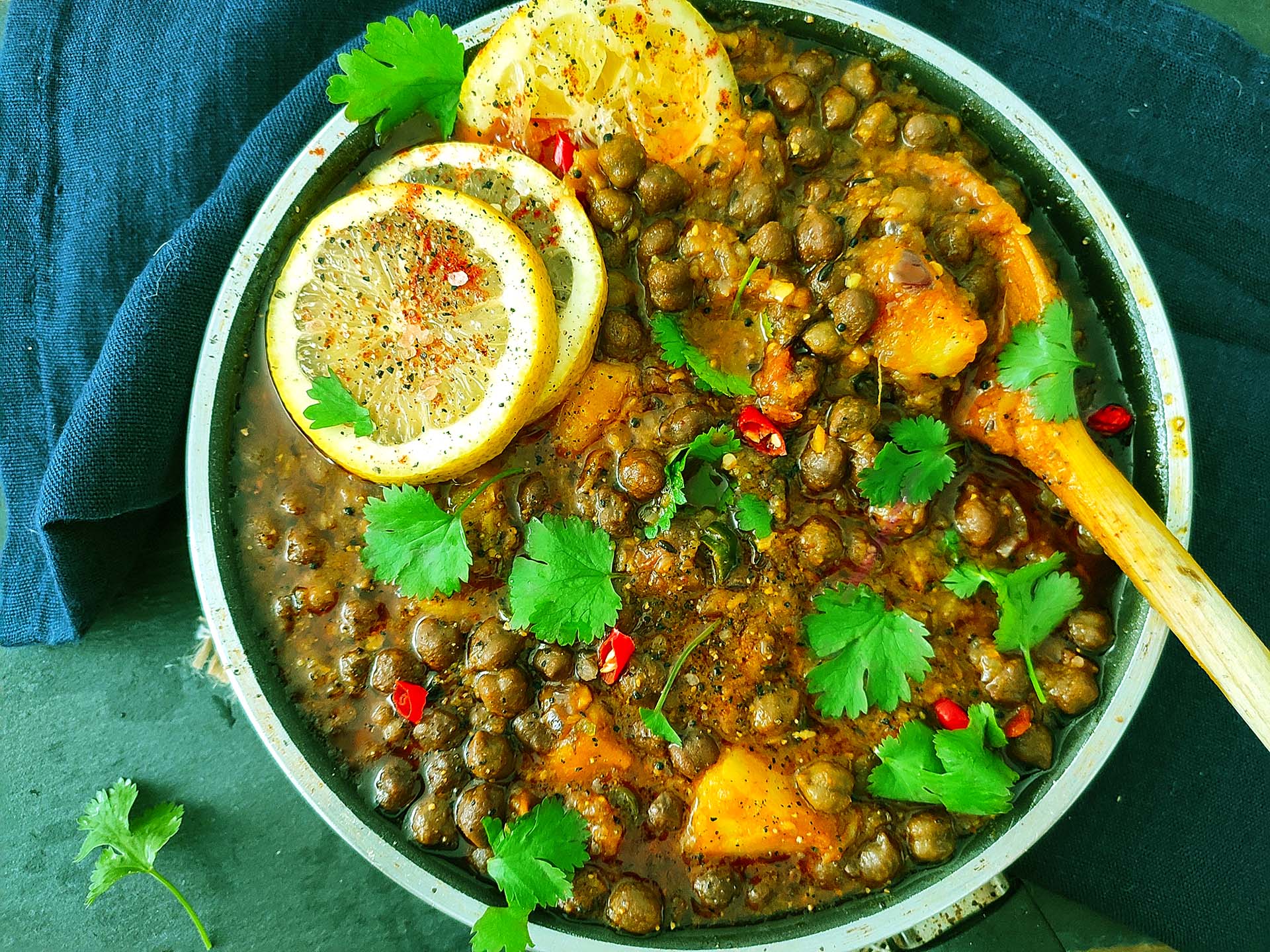 Chana Masala (Spiced Chickpeas Curry)