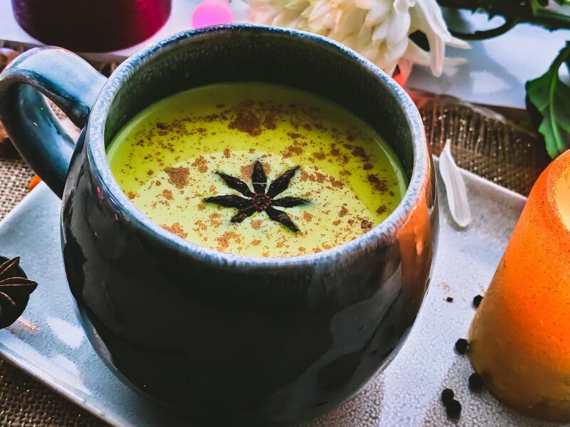 Turmeric Latte (Haldi wala doodh)