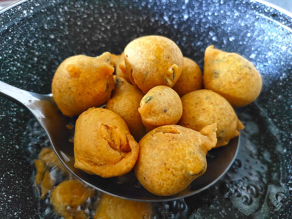 Vegan Kadhi Pakora